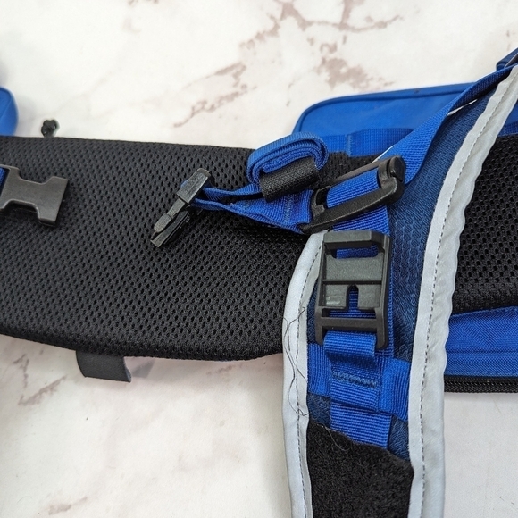 Amazon Robotics SRBRS Safety Vest 16-18 in 34-39 in Electronic Anti 2 Pouches L - Picture 7 of 16